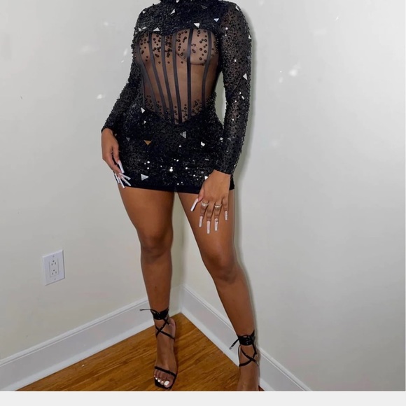 Shopdenoa Dress - Picture 2 of 3